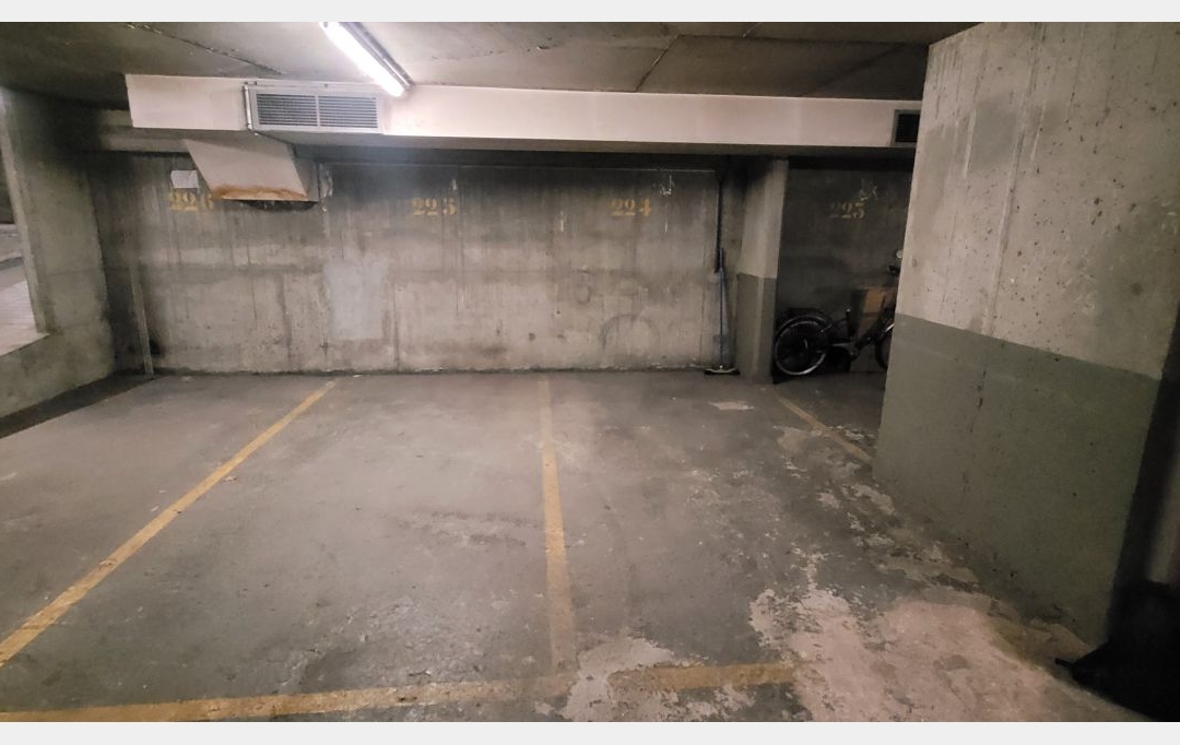 Annonces CLAMART : Garage / Parking | PARIS (75016) | 17 m2 | 60 000 € 