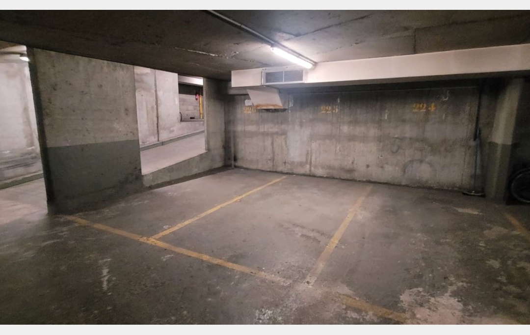 Annonces CLAMART : Garage / Parking | PARIS (75016) | 17 m2 | 60 000 € 