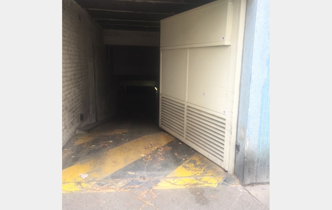 Annonces CLAMART : Garage / Parking | PARIS (75015) | 0 m2 | 120 € 