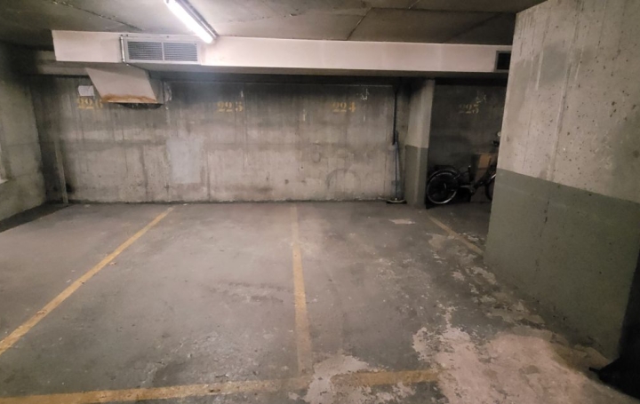  Annonces CLAMART Garage / Parking | PARIS (75016) | 17 m2 | 60 000 € 